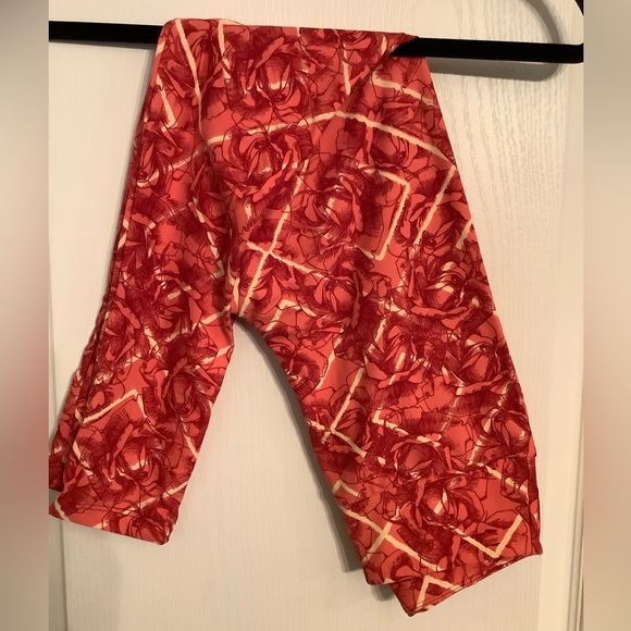 **SALE SEE BELOW** NWOT Lularoe Leggings - Picture 1 of 1